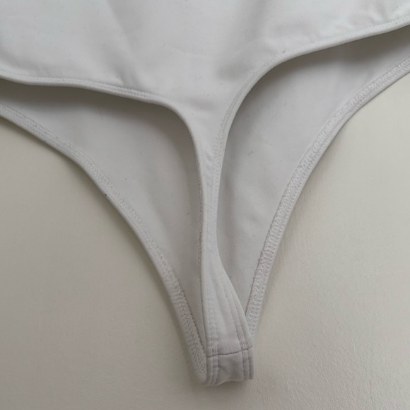 EUC✨ Babaton Contour Bodysuit - Picture 8 of 8